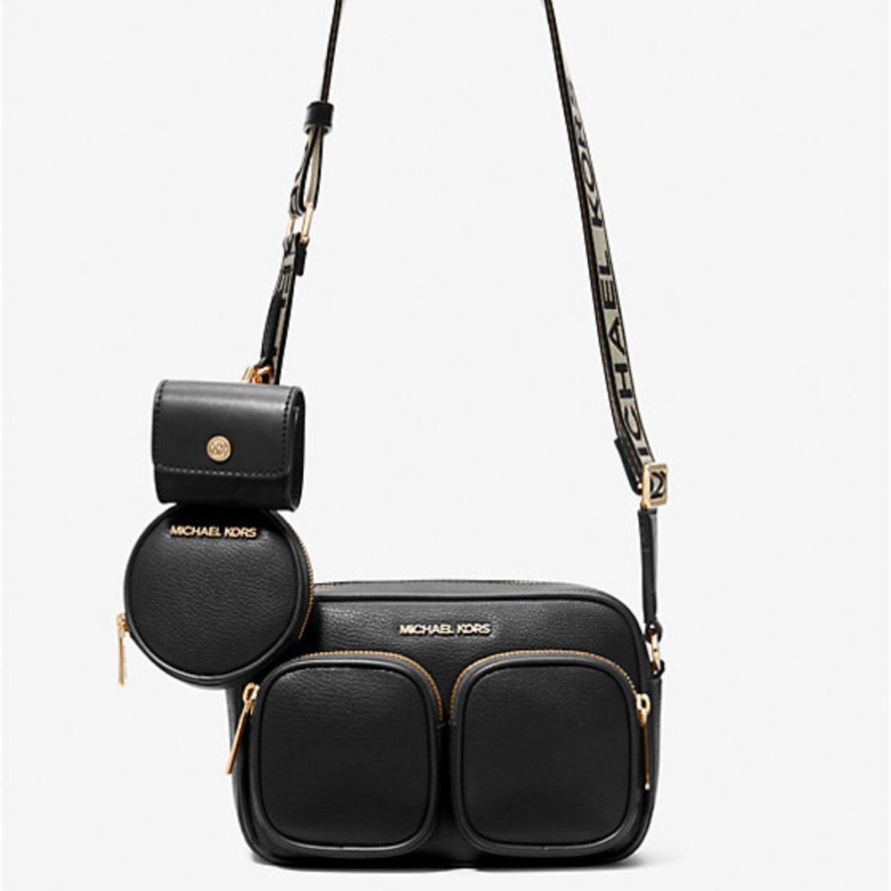 Michael Kors Jet Set Md Leather Crossbody Bag with Case Apple Airpods Pro®
Black - Picture 6 of 16